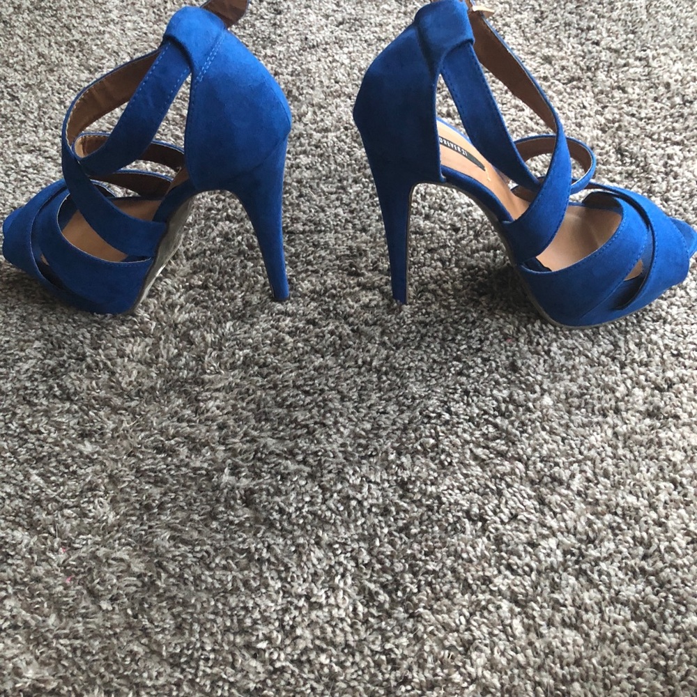 Forever 21 Blue Heels! Great Condition - Picture 4 of 5
